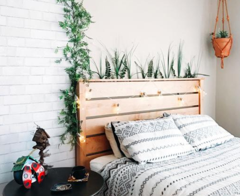 Savvy Rest Esmont Platform Bed with Customizable Headboard